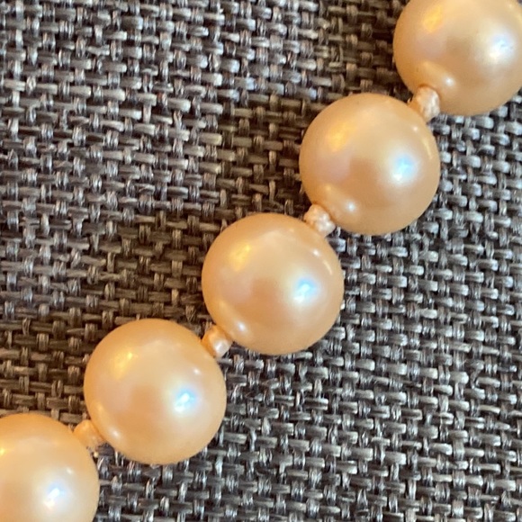 VTG Hand-tied Pearl Necklace - Picture 3 of 5